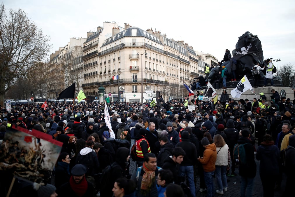Mobilisation en recul, la reforme des retraites devoilee mercredi
