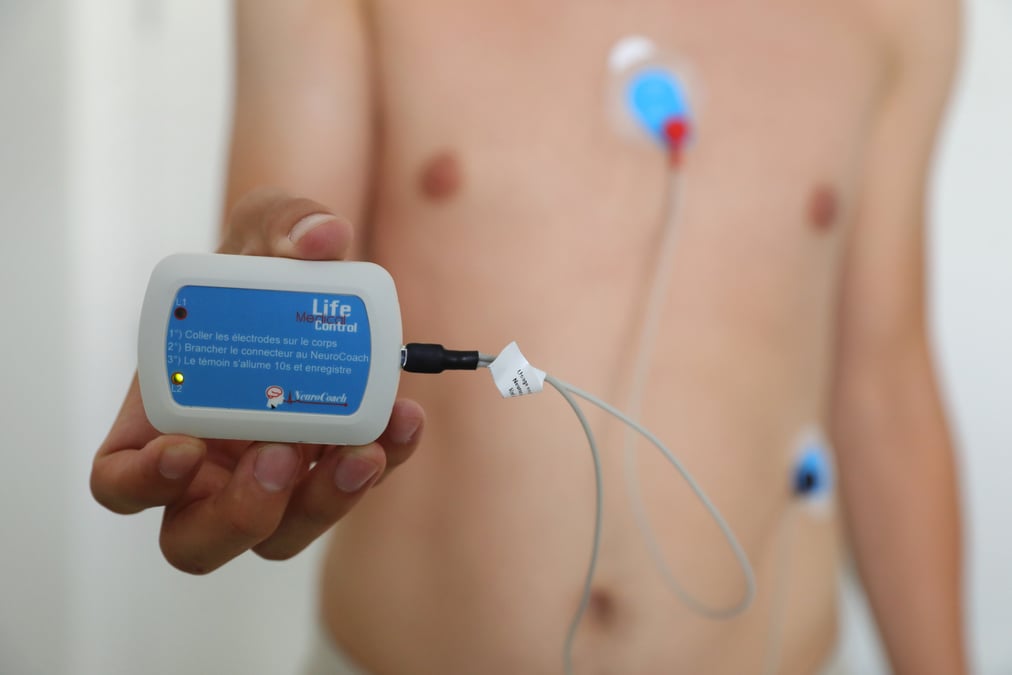 La start-up stéphanoise Life Medical Control a mis au point un boitier, le NeuroCoach, capable de dépister les risques d'AVC grâce à l'analyse de trois indicateurs.