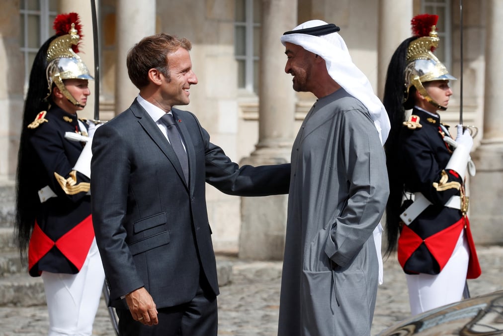 Macron dimanche aux emirats arabes unis pour rendre hommage au president defunt