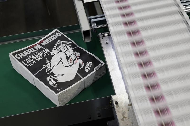 Charlie hebdo porte plainte contre x apres avoir recu des menaces