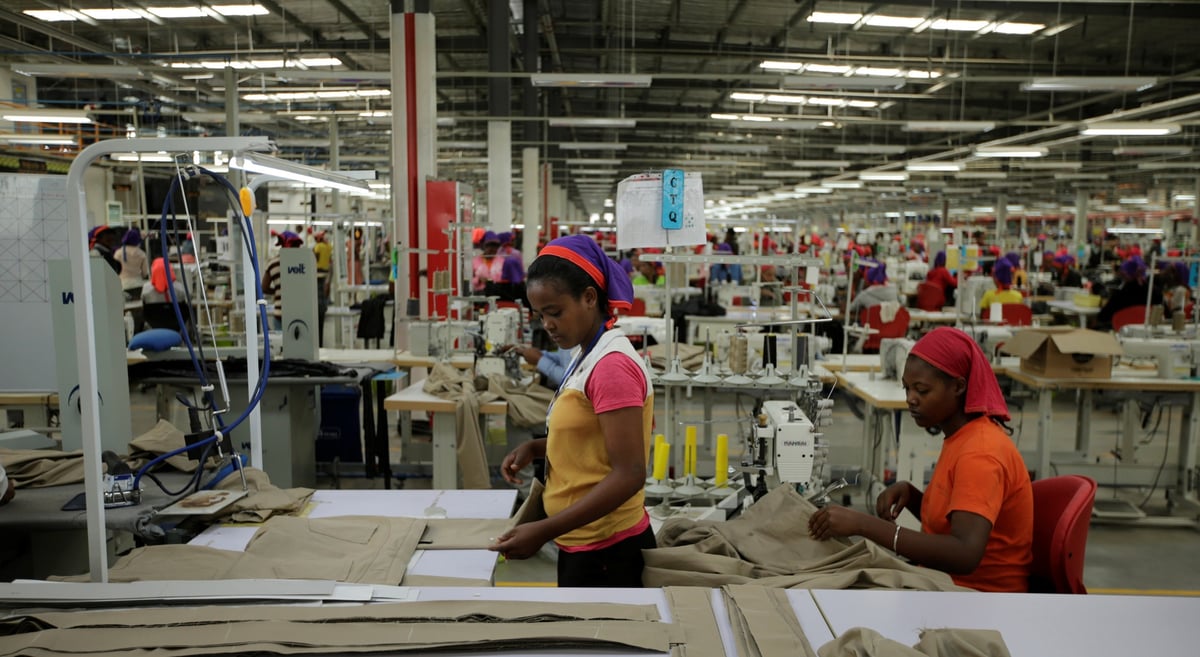 usine textile en Ethiopie fabrication industrie travailleuses travail emploi main d'oeuvre