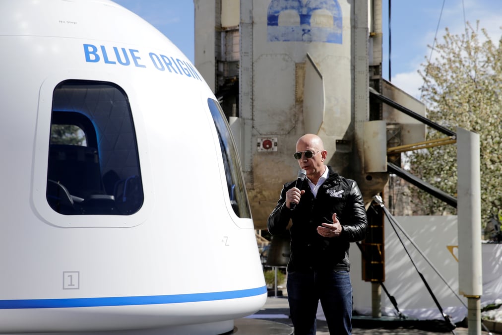Une place a 28 millions de dollars pour accompagner jeff bezos dans l'espace