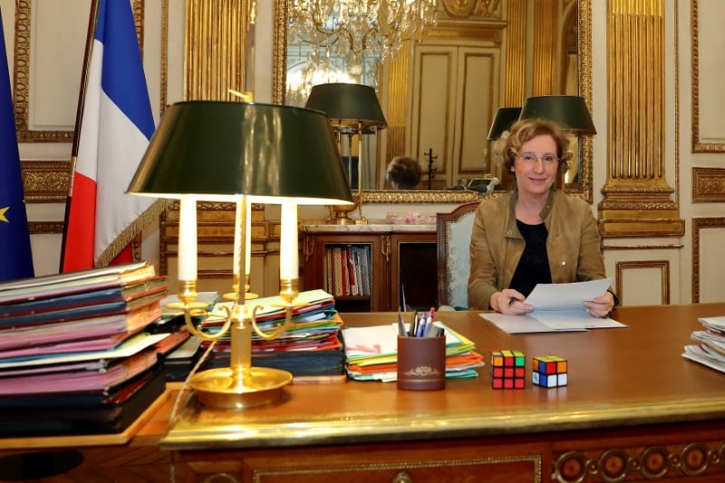 Le gouvernement envisage une allocation chomage longue duree