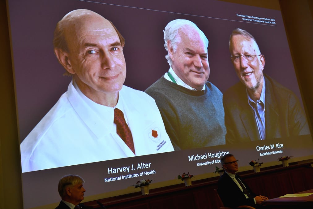 Le nobel de medecine a trois scientifiques pour la decouverte du virus de l'hepatite c