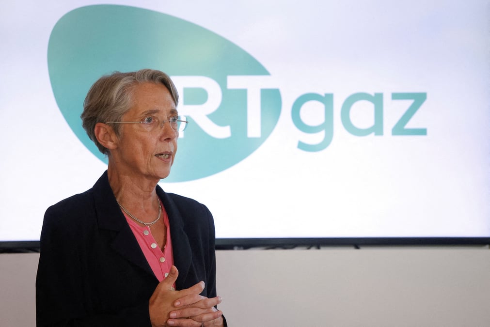 La premiere ministre francaise, elisabeth borne, assiste a une presentation de grtgaz