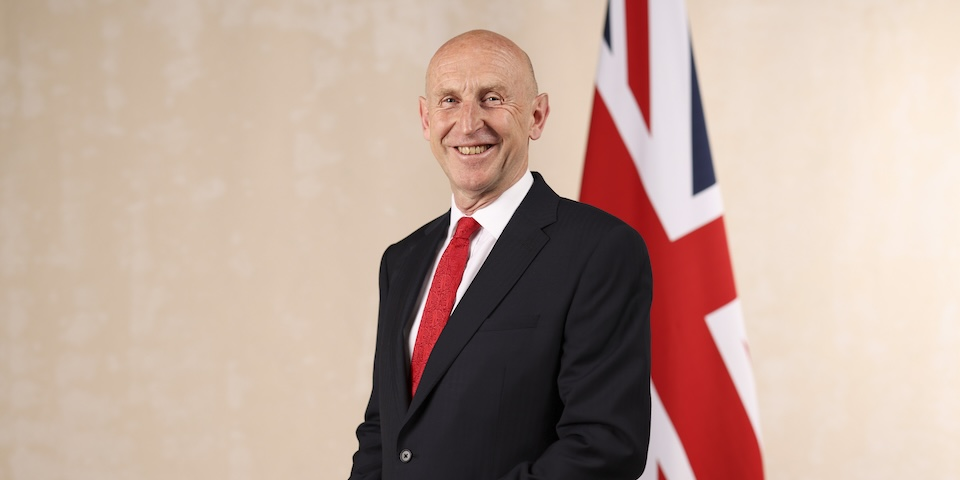 « Nous menons une étude stratégique de la défense pour évaluer les menaces auxquelles nous sommes confrontés et les capacités dont nous aurons besoin à l'avenir », a explique le secrétaire d’État à la Défense, John Healey.
