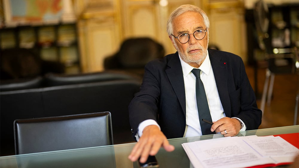 François Rebsamen, ministre de l’Aménagement du territoire, dans son bureau le 30 juin