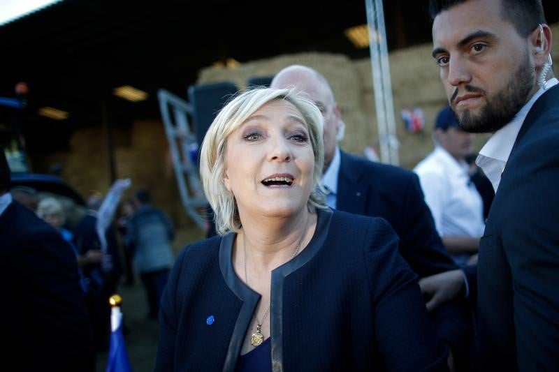 Le parlement europeen pourrait convoquer le pen avant le 7 mai
