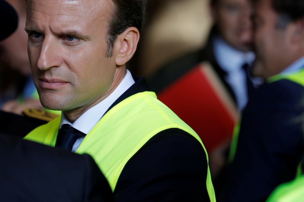 La popularite de macron continue de baisser, moins 22 points depuis mai