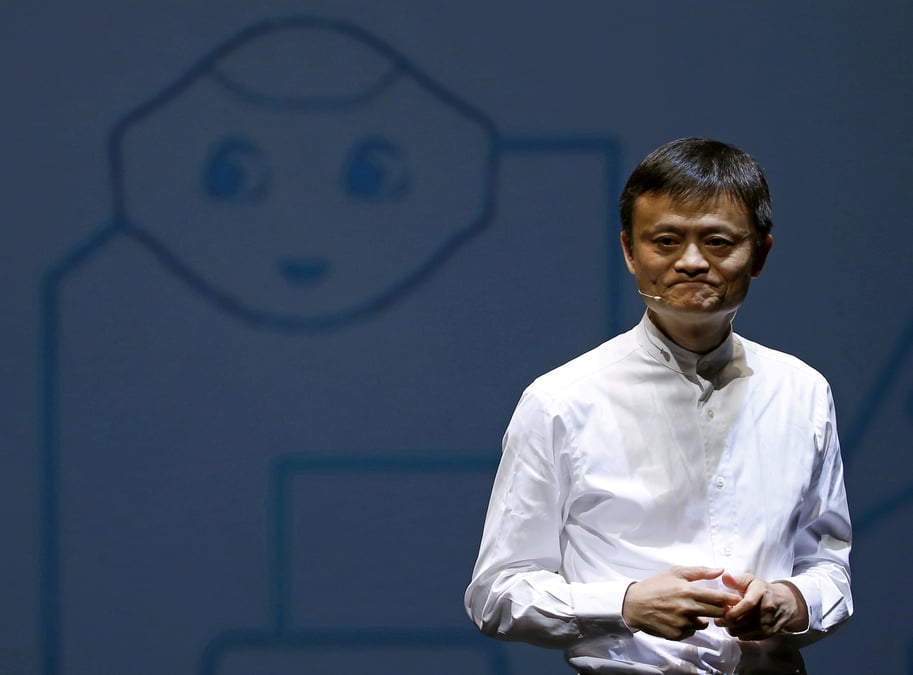 Jack ma effectue une rare visite au siege d'alibaba a hangzhou