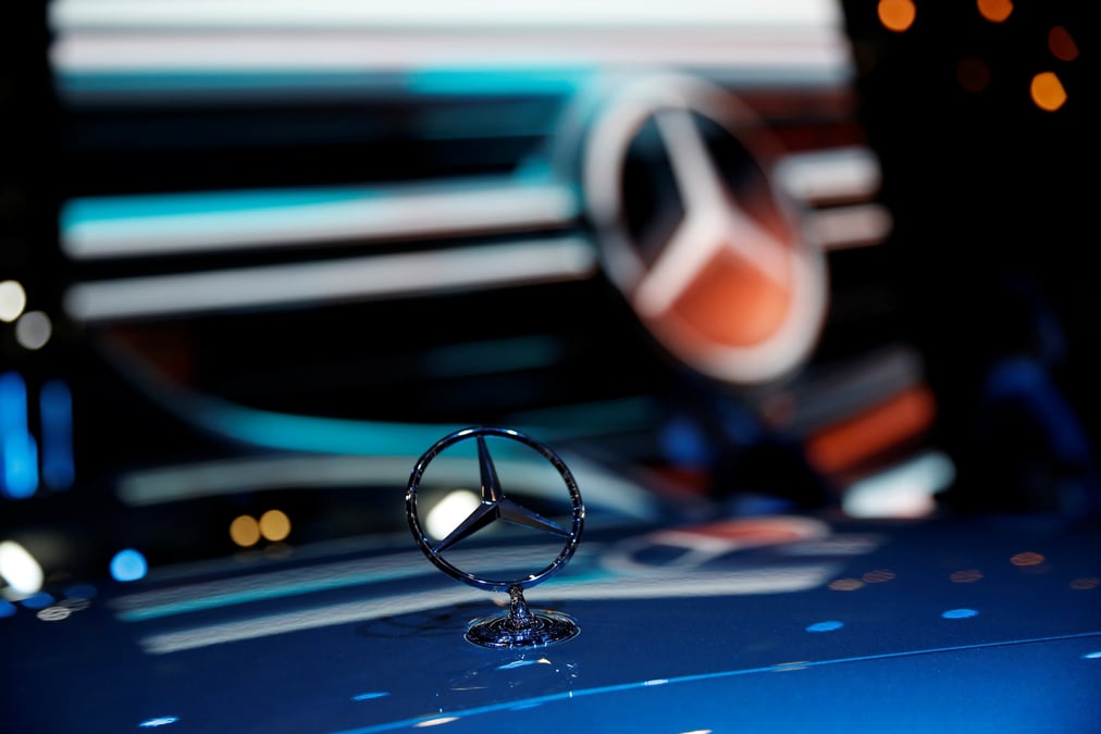 Mercedes-benz rejoint stellantis et totalenergies comme partenaire d'acc