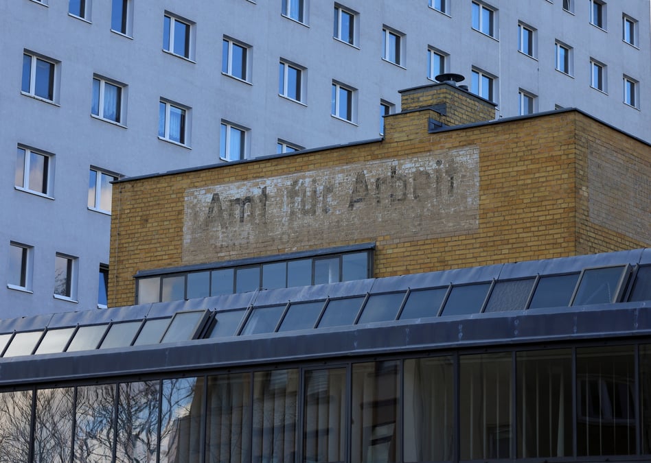 L'office de l'emploi "amt fuer arbeit", concu par l'architecte du bauhaus walter gropius, l'un des sites du patrimoine mondial de l'unesco de la ville allemande orientale de dessa