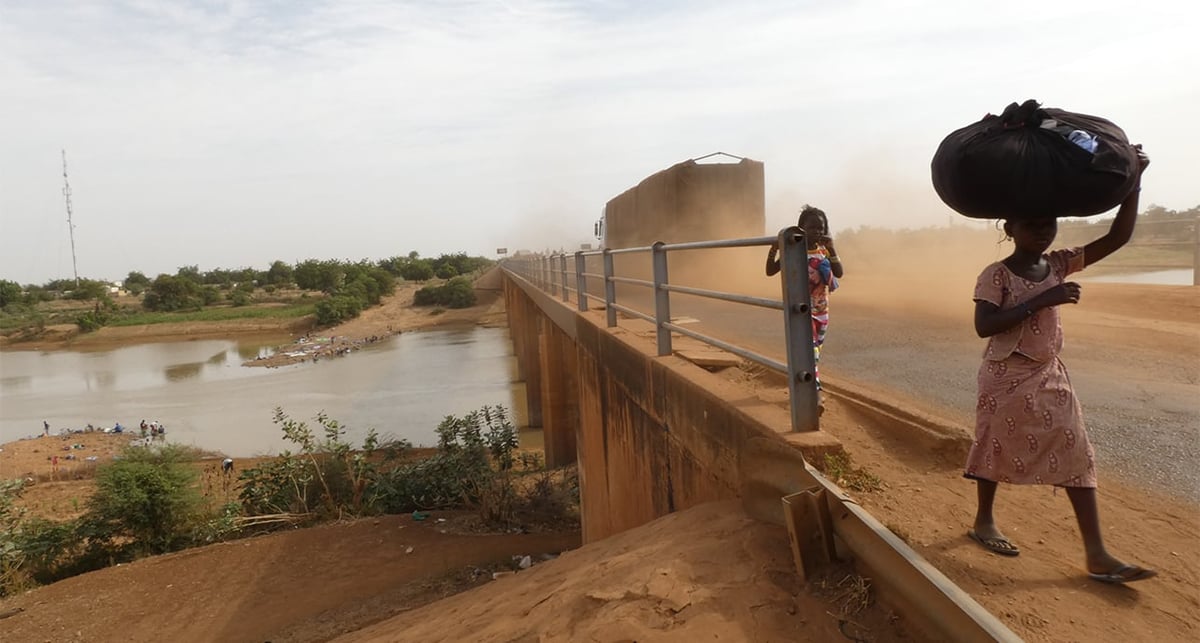 Le pont enjambant la rivière Falémé entre les villes de Kidira au Sénégal et la ville jumelle de Diboli au Mali qui délimite la frontière avec le Sénégal.