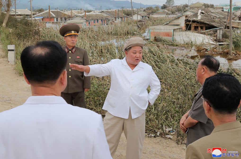 Coree du nord: kim jong-un se rend dans des regions touchees par un typhon