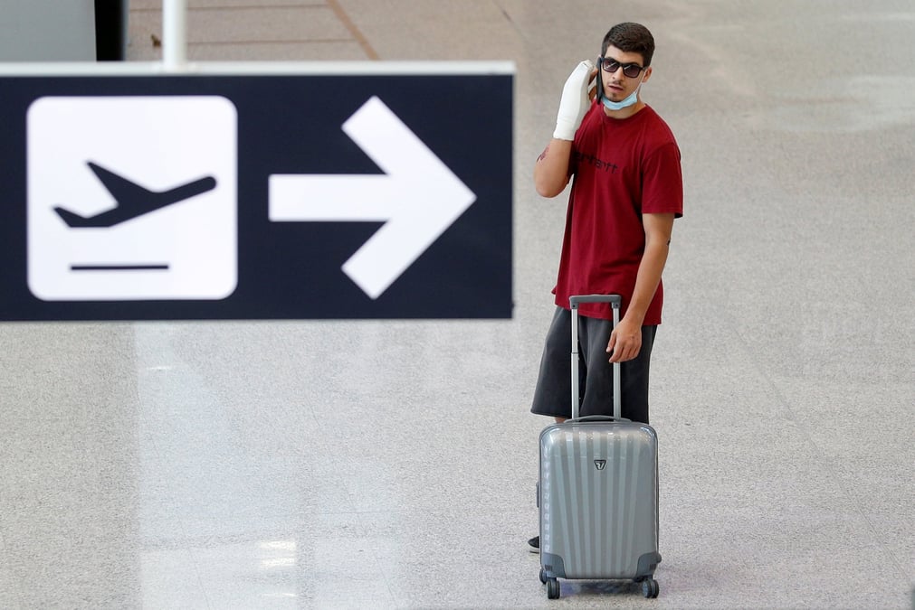 Nouvelle souche de coronavirus: l'italie suspend les vols vers le royaume-uni