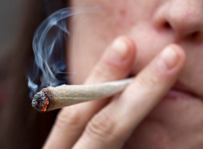 Les fumeurs de cannabis pourront payer une amende a la police