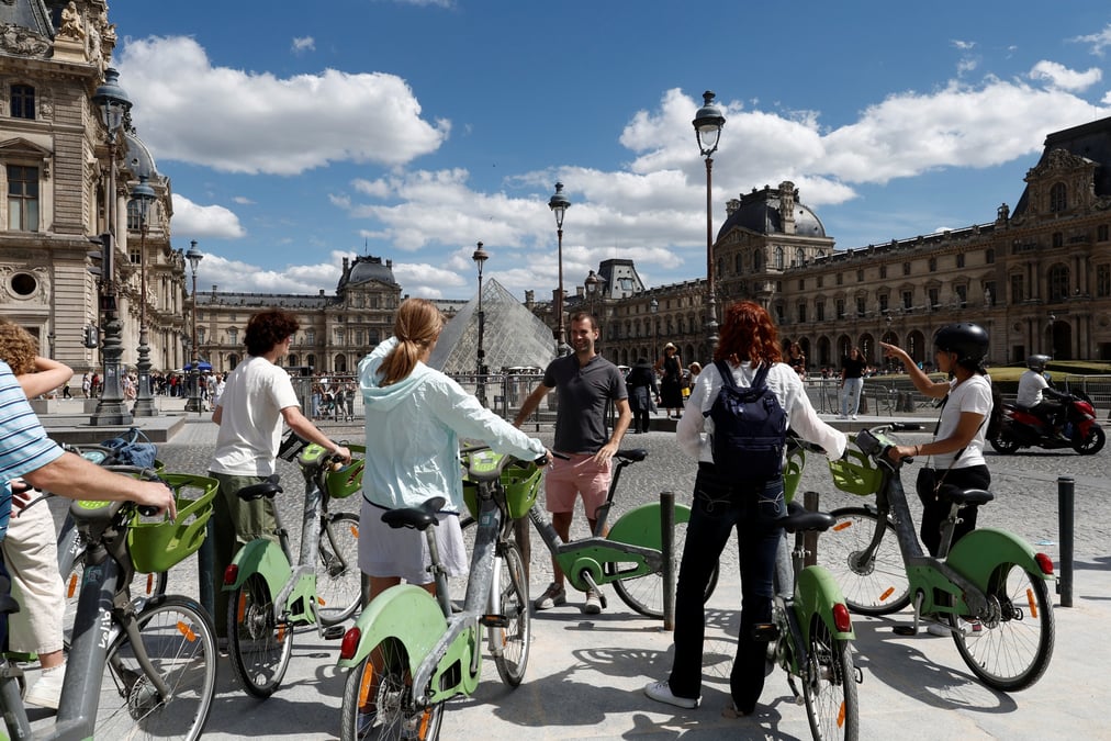 Une visite guidee a bicyclette au musee du louvre