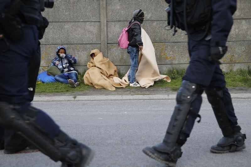 Manquements" policiers "plausibles" a calais, selon un rapport