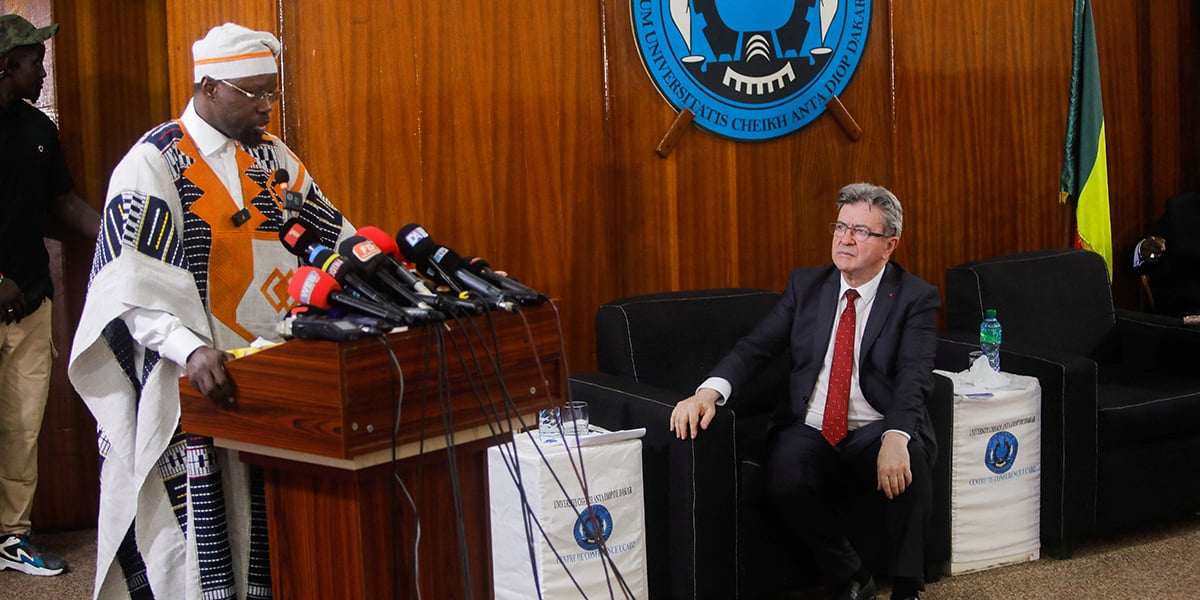 Discours du Premier ministre Ousmane Sonko à l’université Cheikh-Anta-Diop de Dakar, en présence de Jean-Luc Mélenchon, le 16 mai.