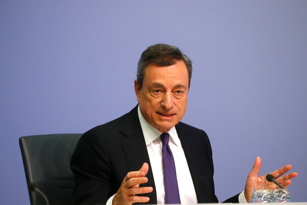 La bce laisse sa politique inchangee et garde son cap