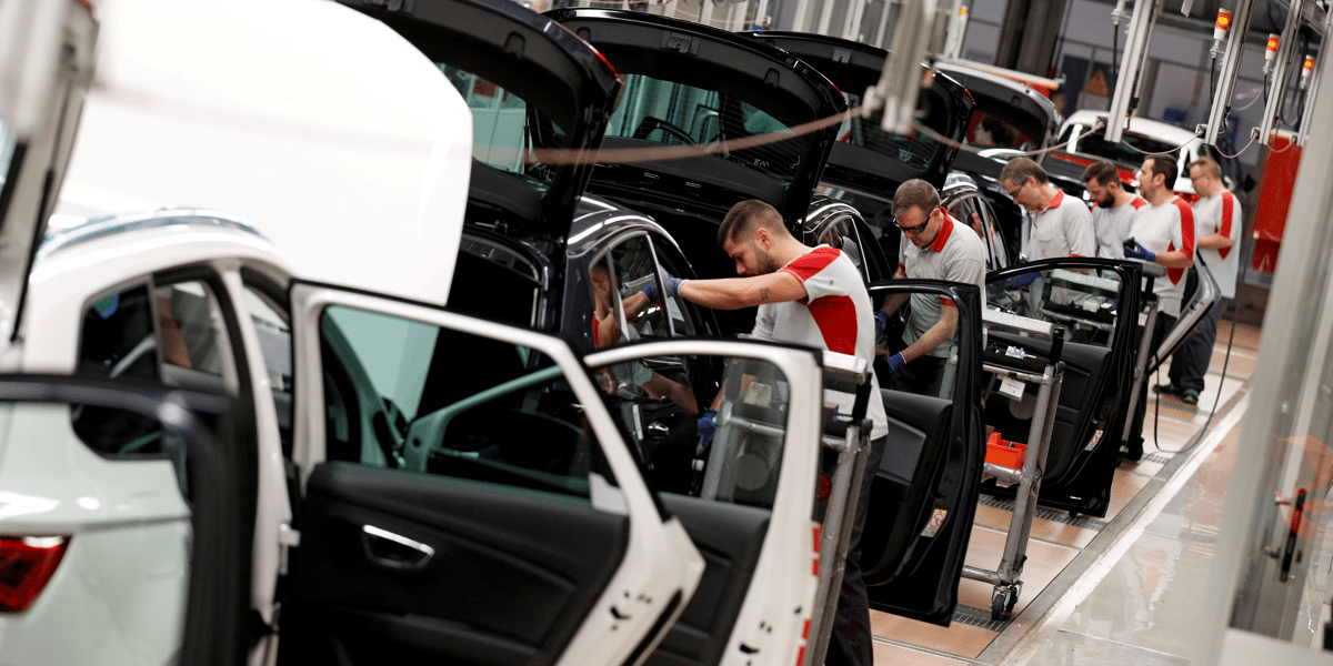 Le marche automobile europeen a continue de baisser en mars, selon l'acea