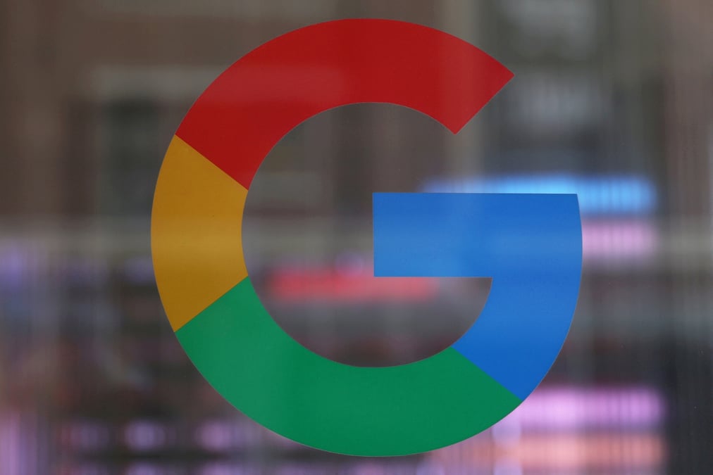 Photo d'archives du logo de google a new york, aux etats-unis