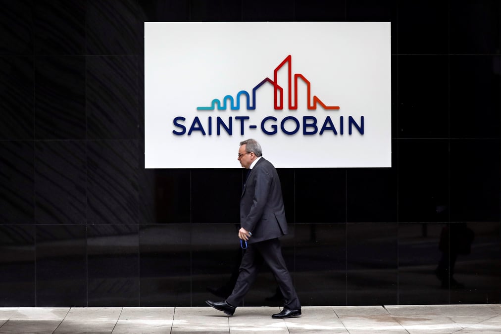 Le siege de saint-gobain dans le quartier d'affaires de la defense