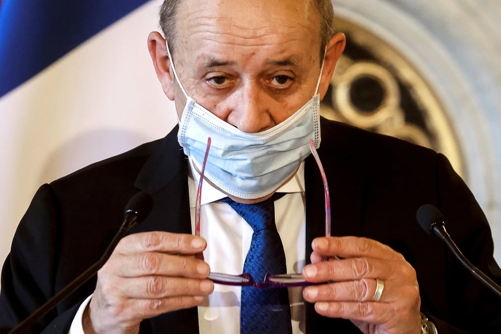 Birmanie: decision lundi prochain de l'ue sur des sanctions contre les responsables du coup d'etat, dit le drian