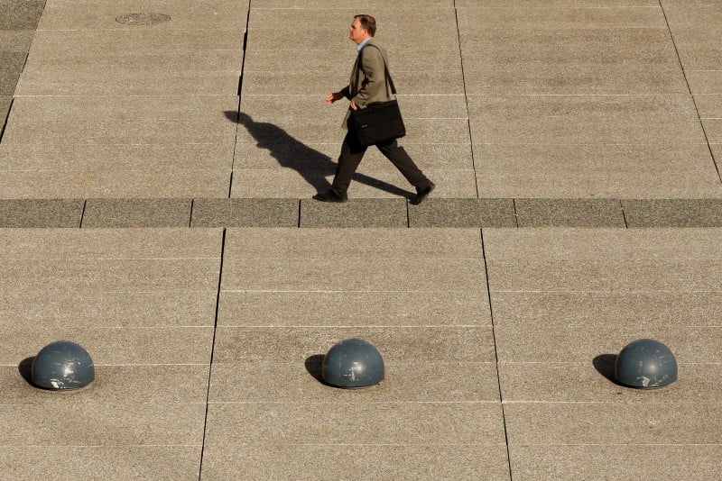 Les entreprises de taille intermediaire plus confiantes en 2015 mais prudentes sur l'emploi