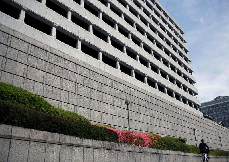 Le bilan de la boj a 500.000 mds de yens, la fed rattrapee