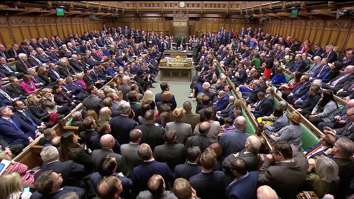 L'accord de brexit tres largement rejete par les deputes britanniques