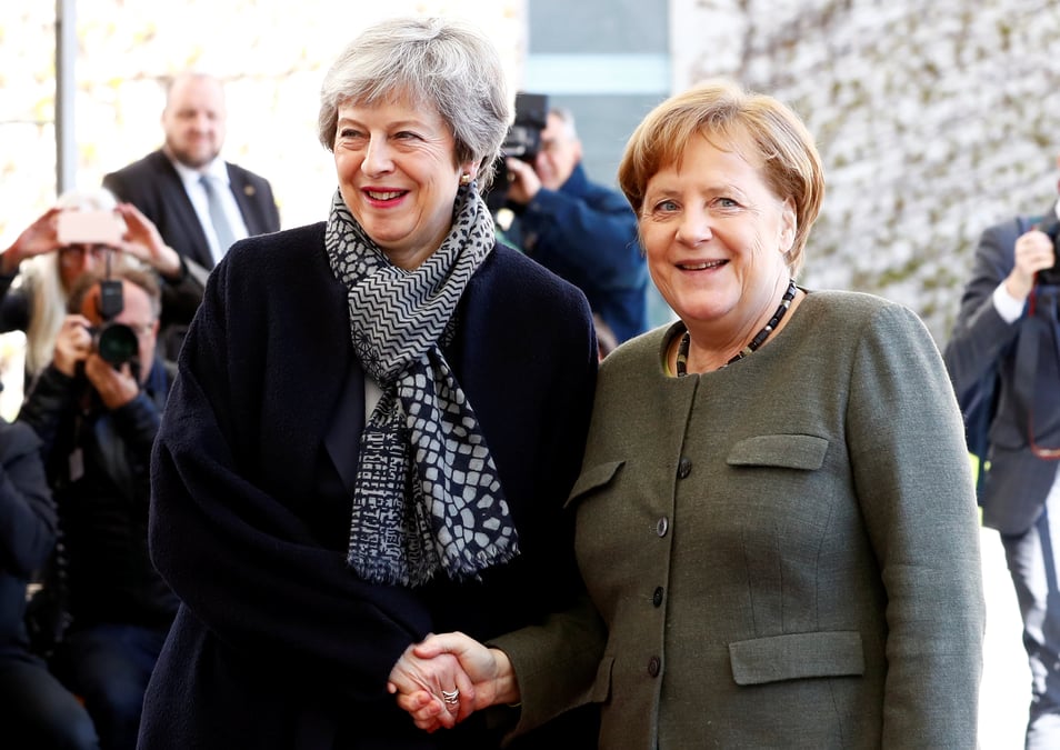Apres berlin, may se rend a paris pour appuyer sa demande de report du brexit