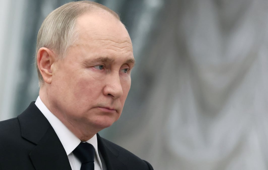 Le president russe vladimir poutine assiste a une ceremonie a moscou, en russie