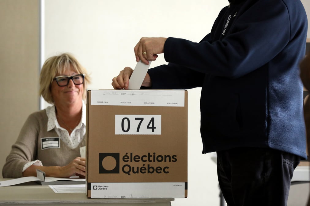 Elections serrees au quebec, les liberaux menaces