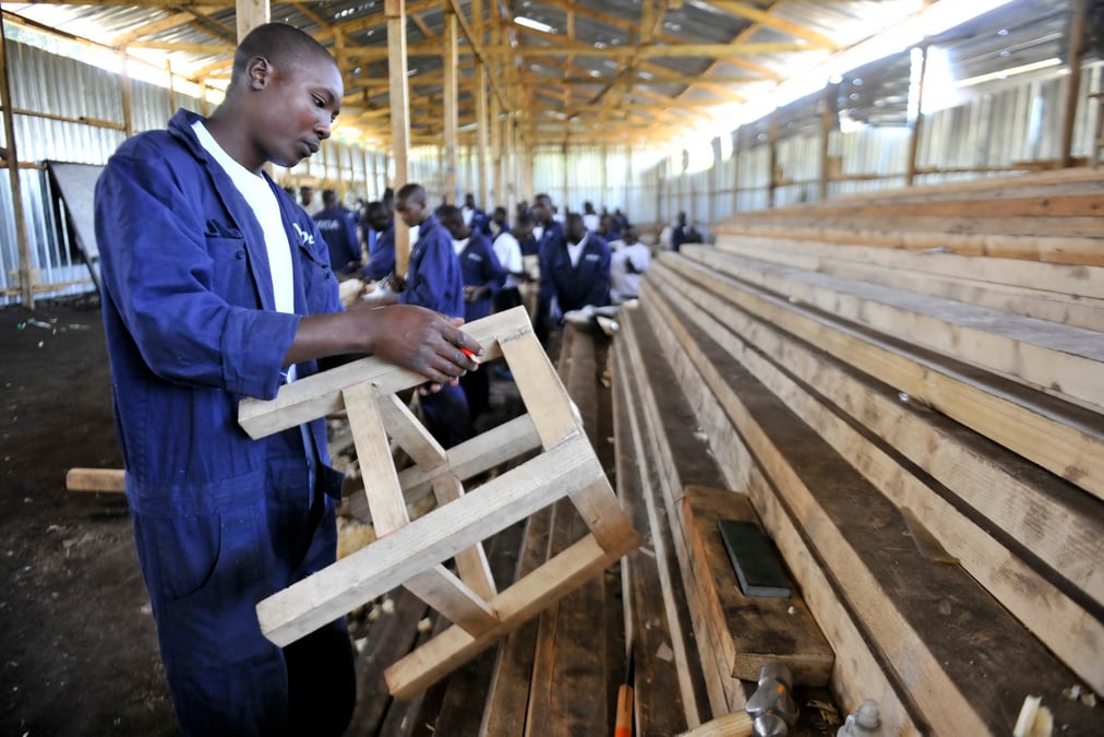 Atelier Travail Stage Emploi Bois Formation Usine Industrie manufacture
