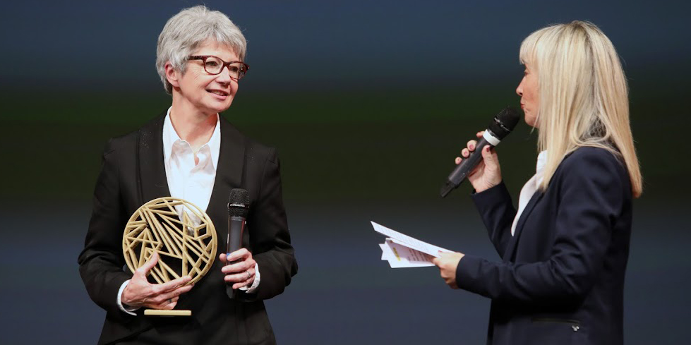 Le trophée d'Ambassadrice de l'année a été remis à Muriel Nègre, présidente de la Bambouseraie en Cévennes