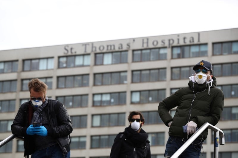 Coronavirus: les jeunes retraites de la sante appeles en renfort en grande-bretagne