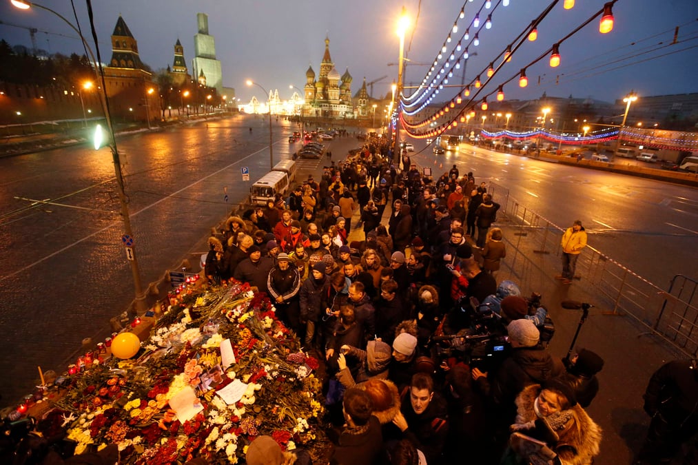 Marche a moscou en memoire de l'opposant boris nemtsov assassine