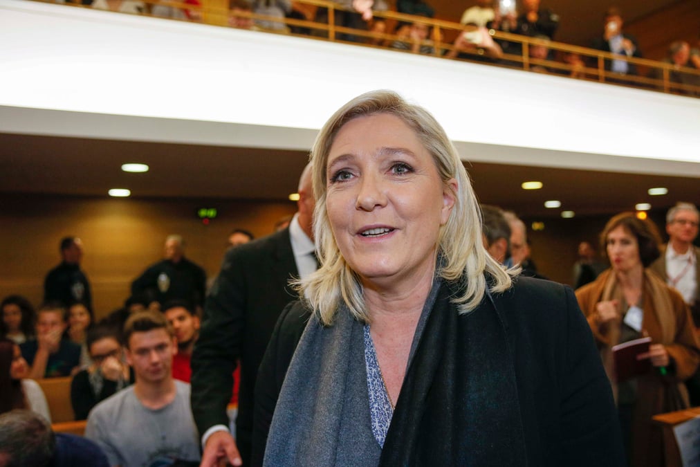 Le procureur demande la relaxe de marine le pen