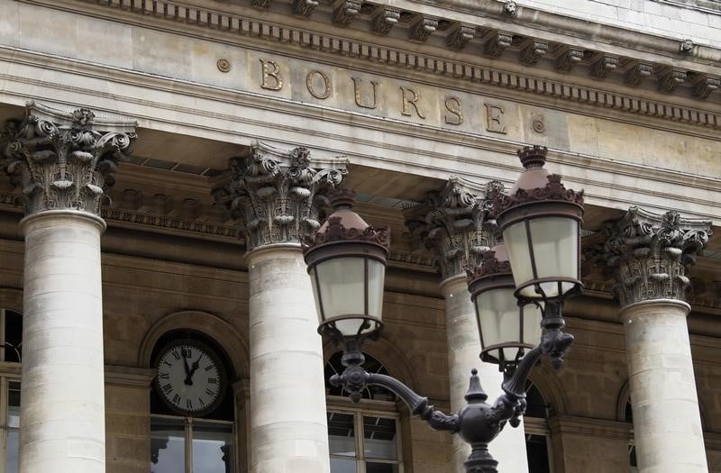 Les bourses europeennes ouvrent en baisse