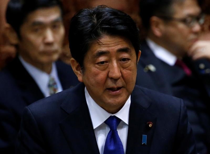 Shinzo abe fragilise par un scandale