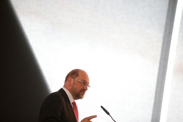 Martin schulz (spd) promet une hausse des impots pour les riches