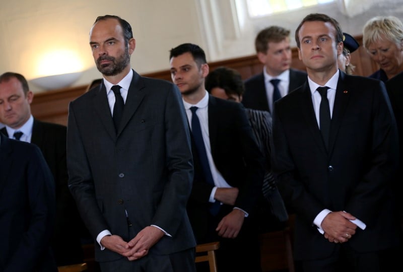 La popularite de macron et philippe s'effrite encore