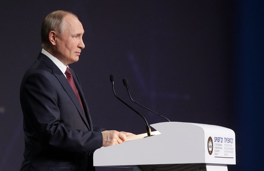 Poutine accuse washington de faire du dollar une arme economique