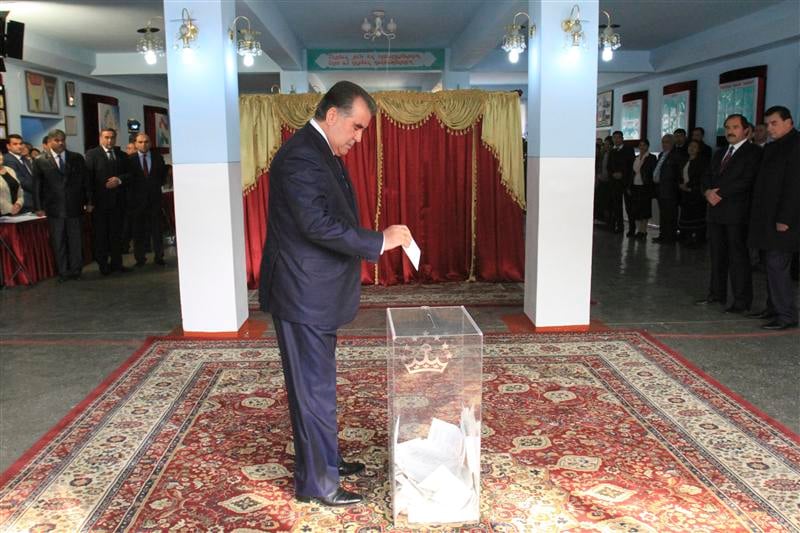 Le président tadjik réélu pour sept ans avec 83,1% des voix