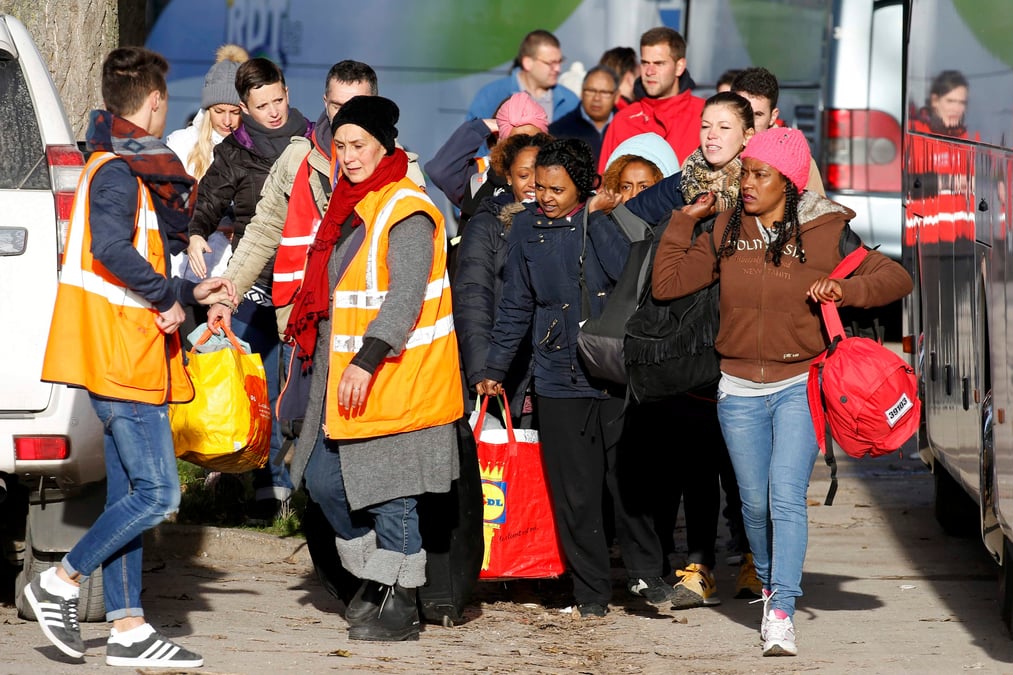 Depart des derniers migrants de la "jungle"