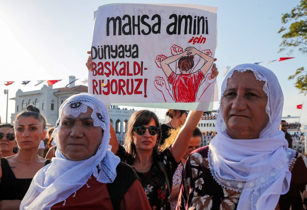 Rassemblement organise a l'occasion de l'anniversaire de la mort de mahsa amini