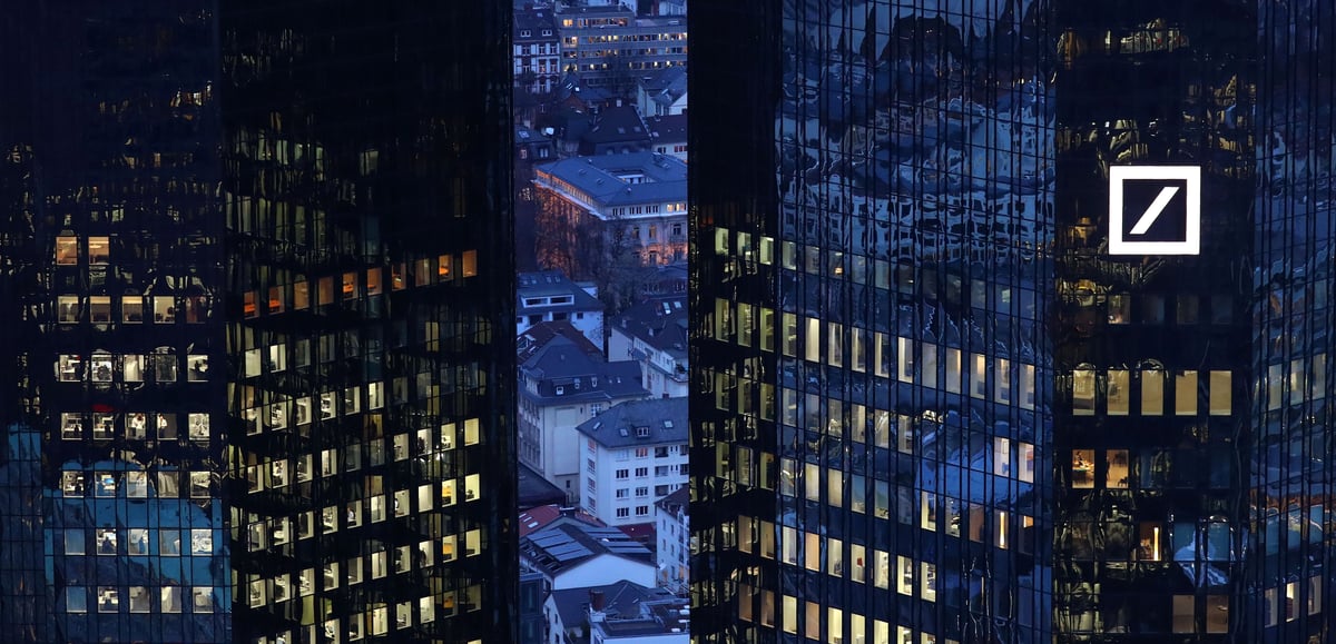 Deutsche bank discute d'une levee de fonds de 10 milliards d'euros pour commerzbank, selon le ft