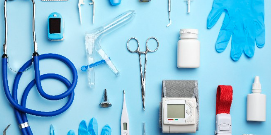 La plateforme Broc'Santé, lancée au printemps 2024 par le CHU de Montpellier, permet aux différents services de se fournir en mobilier, fournitures bureautiques et consommables, dispositifs médicaux non stériles et petits matériels de laboratoire auprès d'autres services qui n'en ont pas ou plus l'utilité.