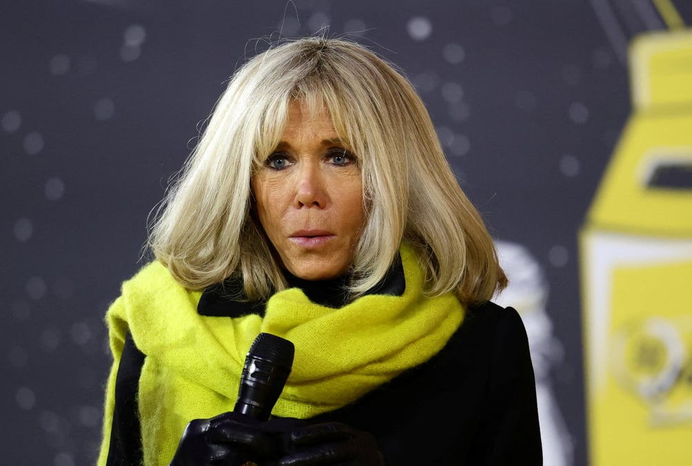 Comme vous, j'attends", dit brigitte macron a propos d'une candidature de son mari